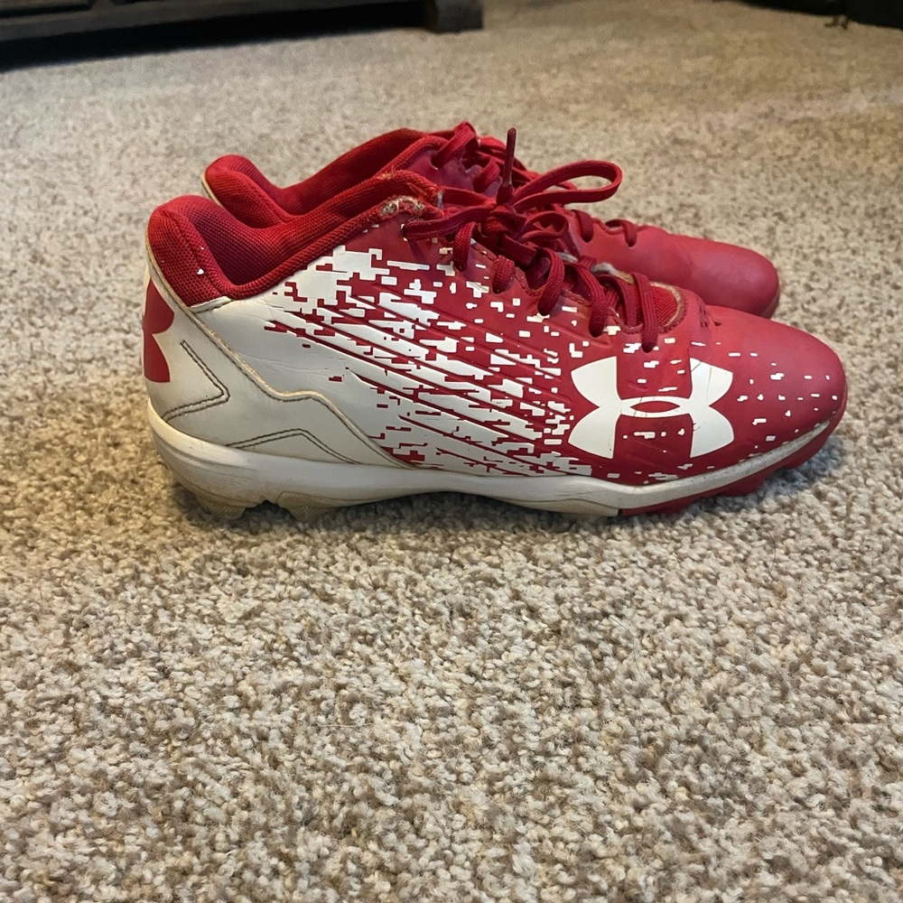 Used youth baseball cleats